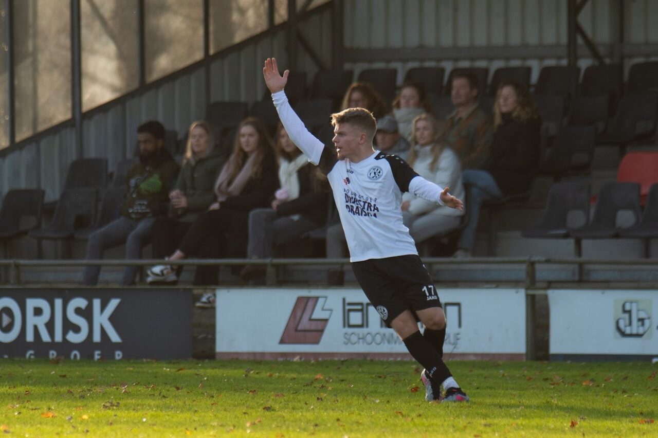 240203 DB Blauw Wit 03