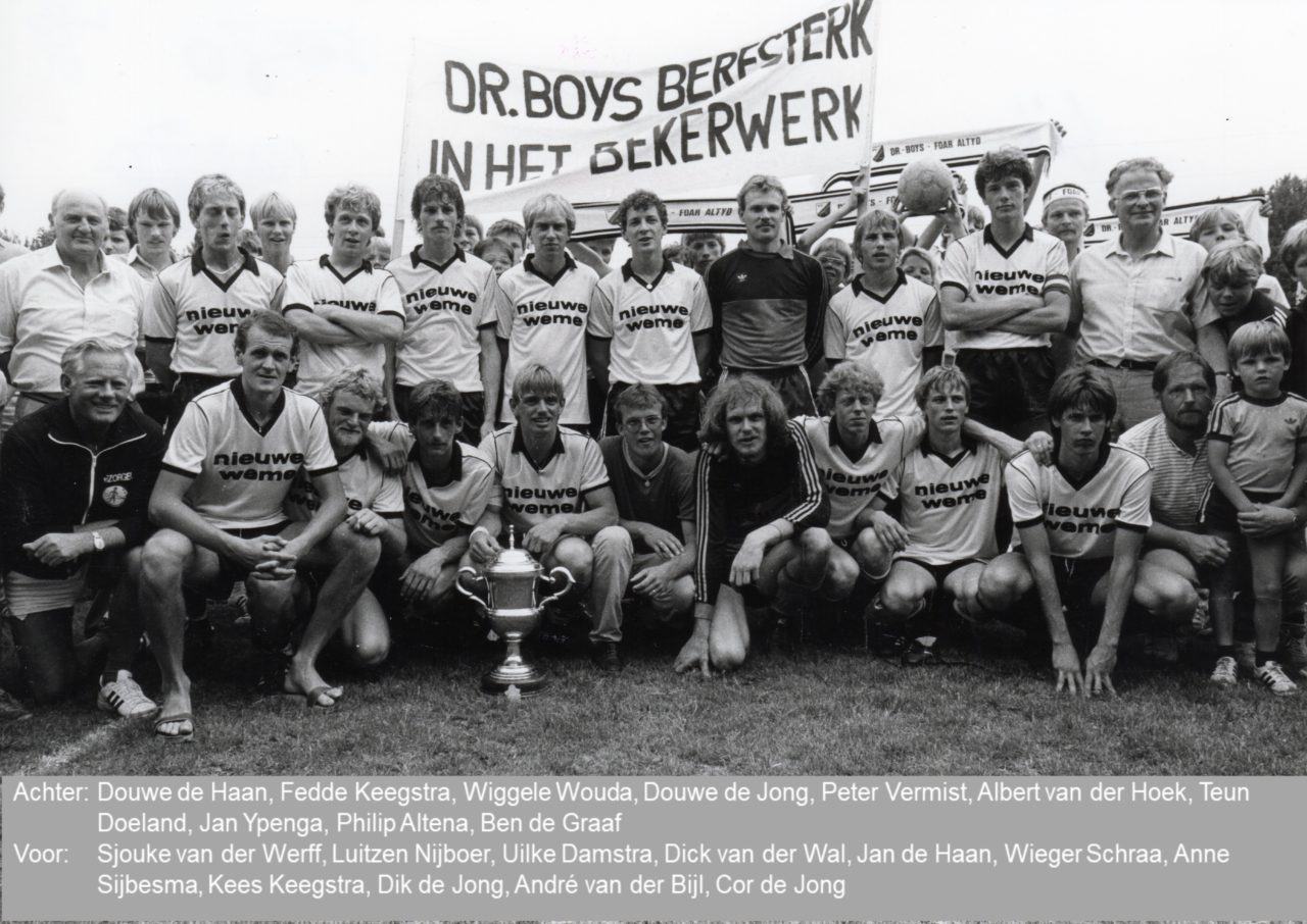 1983 Bekerfinale 14 A kampioen bewerkt
