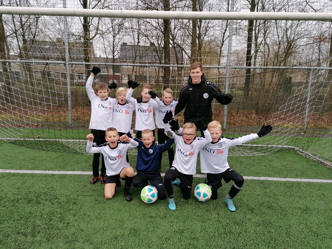 0128 toernooiwinst jo10 1